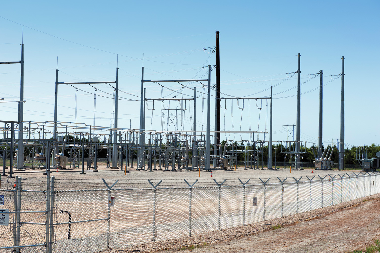 ITC Great Plains commissioned the Hugo-Valliant HVDC transmission line and substation project in Oklahoma.